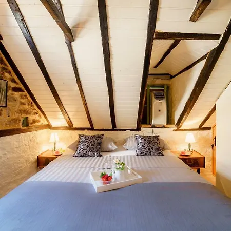 Stone House Kala Holiday home Kastela