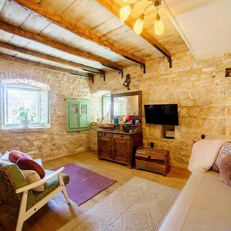 Stone House Kala Kastela
